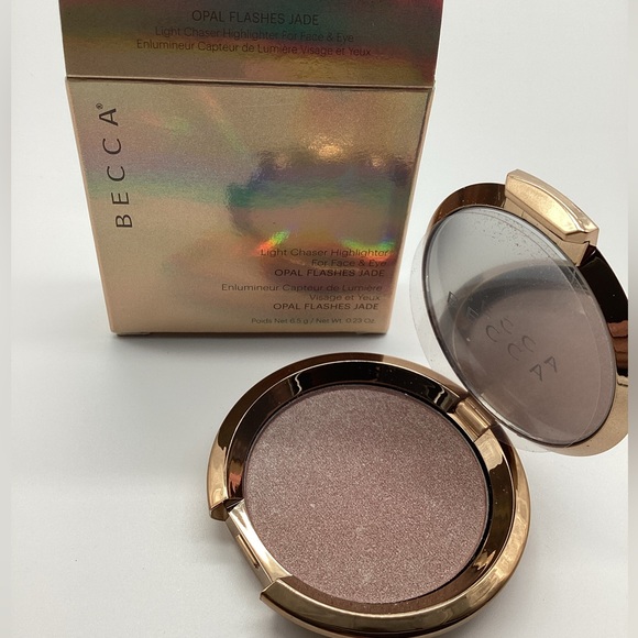 Becca Cosmetics Light Chaser Highlighter in Opal Flashes Jade - BNIB - Picture 11 of 16